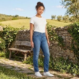 Levis Womens Size 12S (31x28) Mid Rise Skinny Jeans Blue Denim Stretch Classic